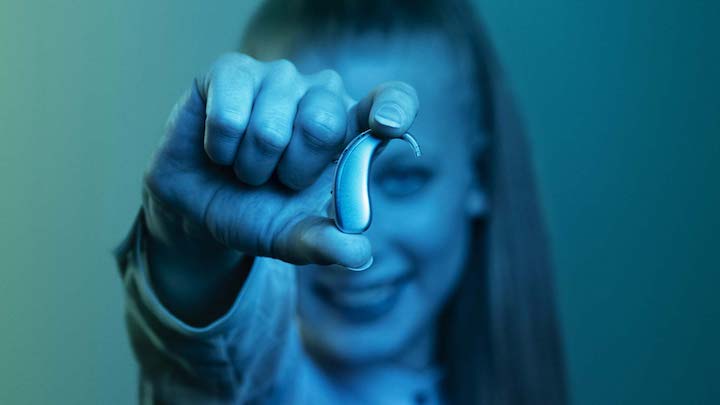 Motion-P-X_in-hand-woman_1920x1080.jpeg