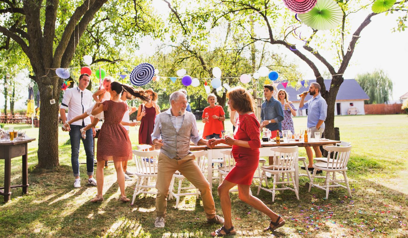 garden party dancing