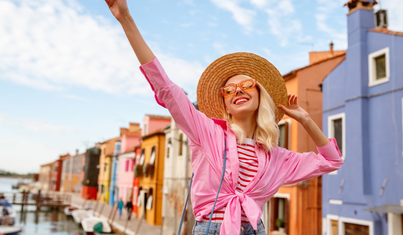 blog image summer young woman outfit