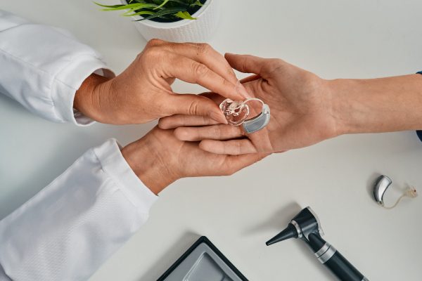 service hearing aids image@2x service hearing aids image@2x