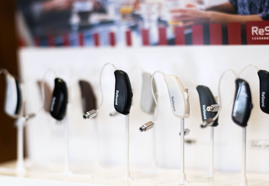 hearing aids image 2@2x