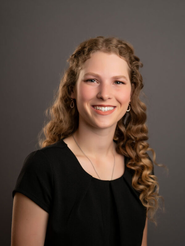 Ambyr Headshot