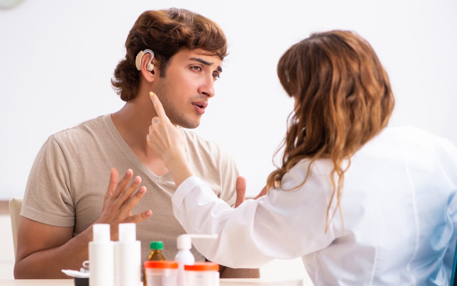 Patient,With,Hearing,Problem,Visiting,Doctor,Otorhinolaryngologi