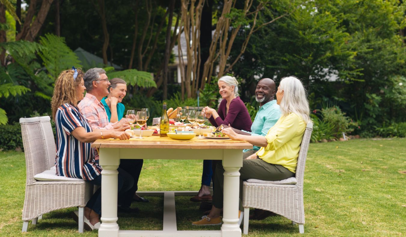 outdoor dinner party