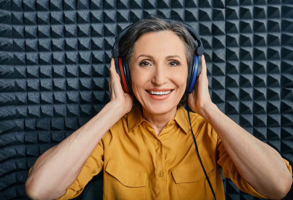 Hearing,Loss,Treatment ,Positive,Mature,Woman,Wearing,Audiometry,Headphones,While