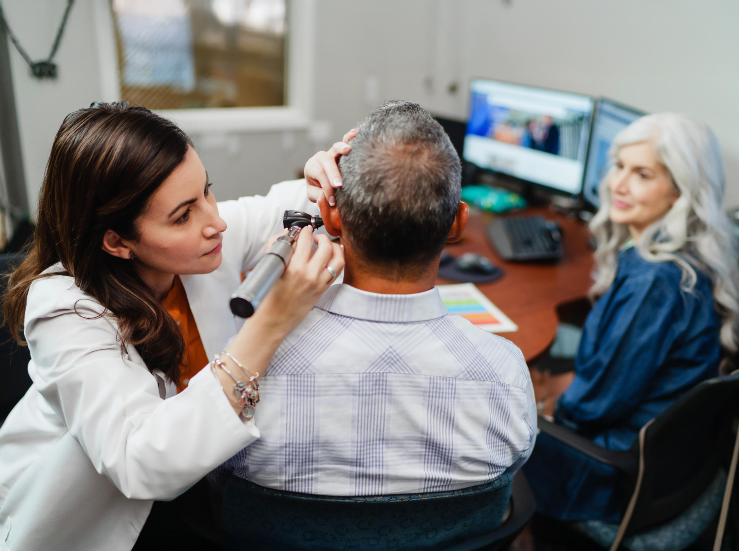 patient being examined 1500