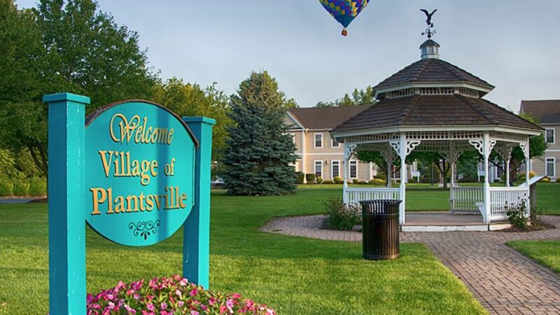 welcome to village of plantsville sign horizontal