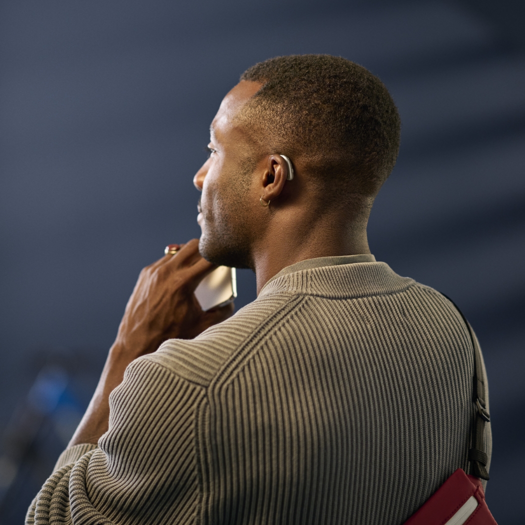 ReSound Savi lifestyle man wearing bte hearing aids