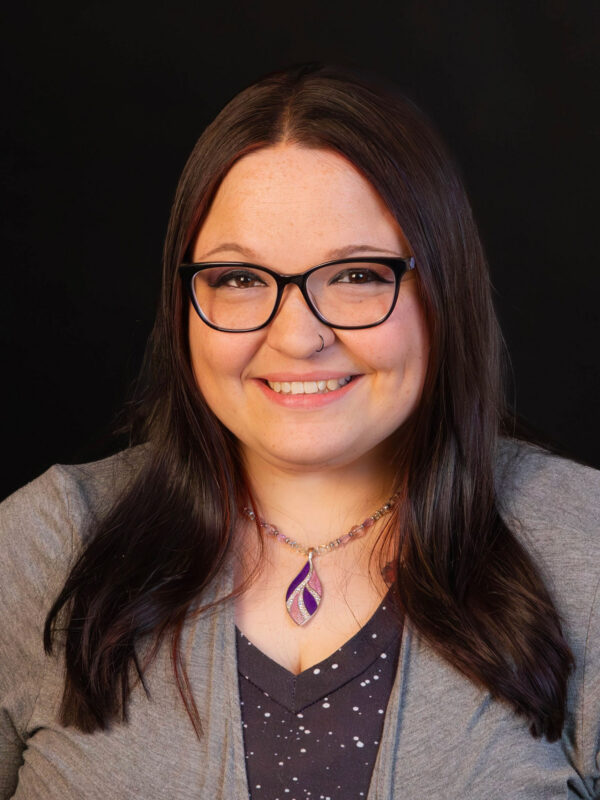 headshot kelly wayland