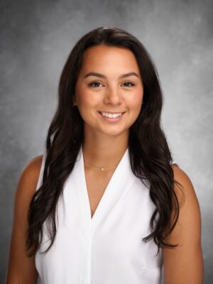 Eleni Zarvos Headshot