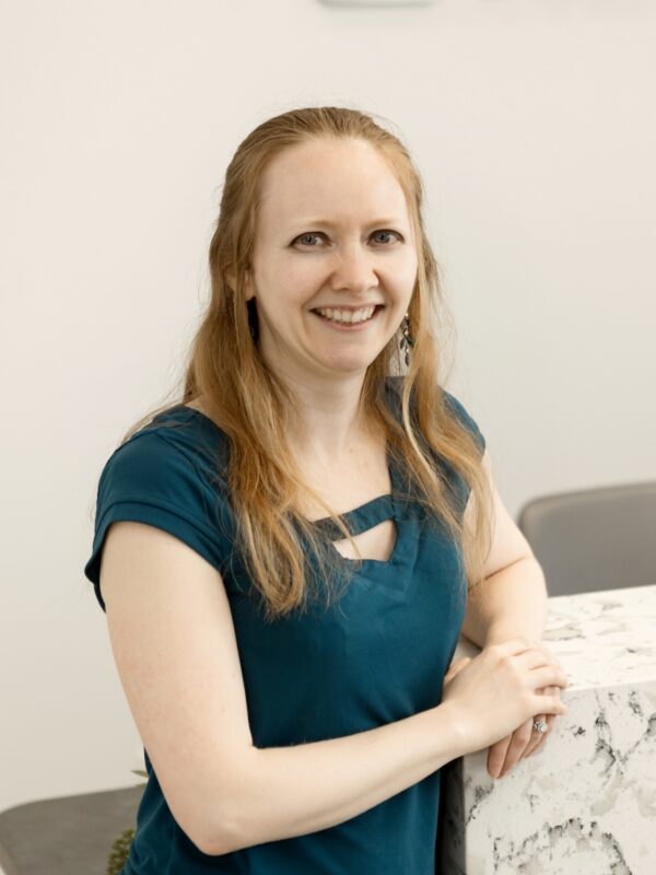 headshot Stephanie McDonald