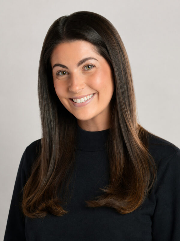 headshot Maddie Barnes Au D