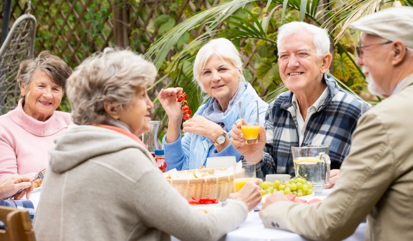 senior friends brunch