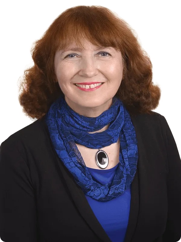 ruth warick headshot