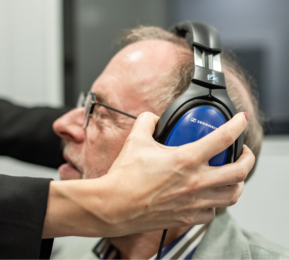 image hearing test headphone fitting