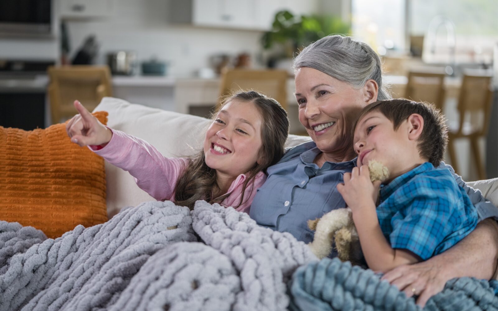 beltone serene lifestyle grandkids watching tv