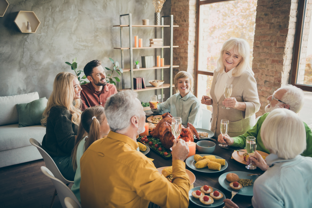 Portrait,Of,Nice,Cheerful,Big,Full,Family,Brother,Sister,Eating
