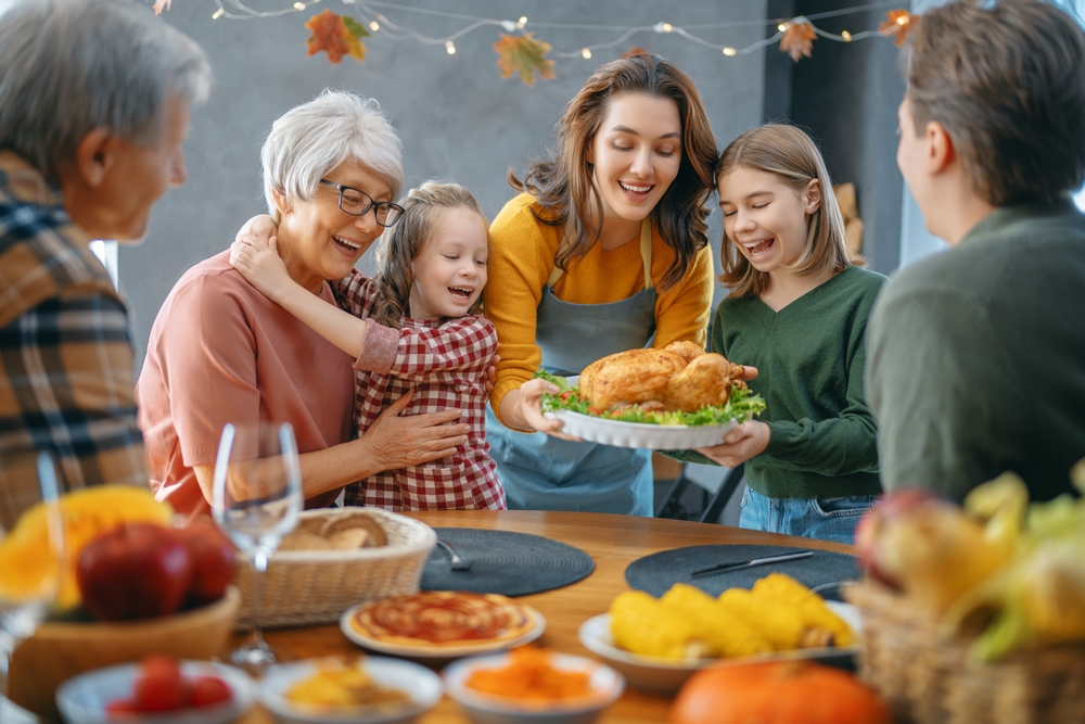 Thanksgiving,Day,,Autumn,Feast ,Happy,Family,Sitting,At,The,Table