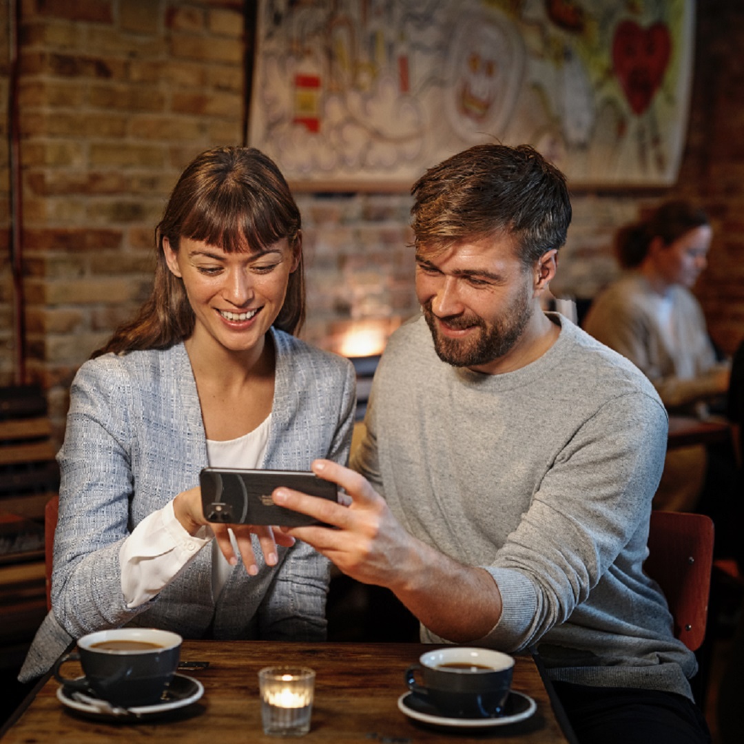 Phone Cafe 1080x1080