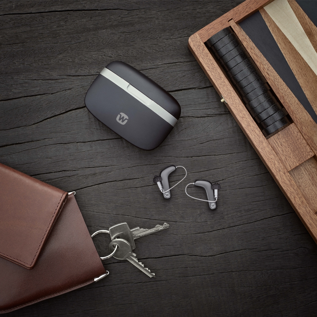 widex smart ric lifestyle flatlay aids with charger2