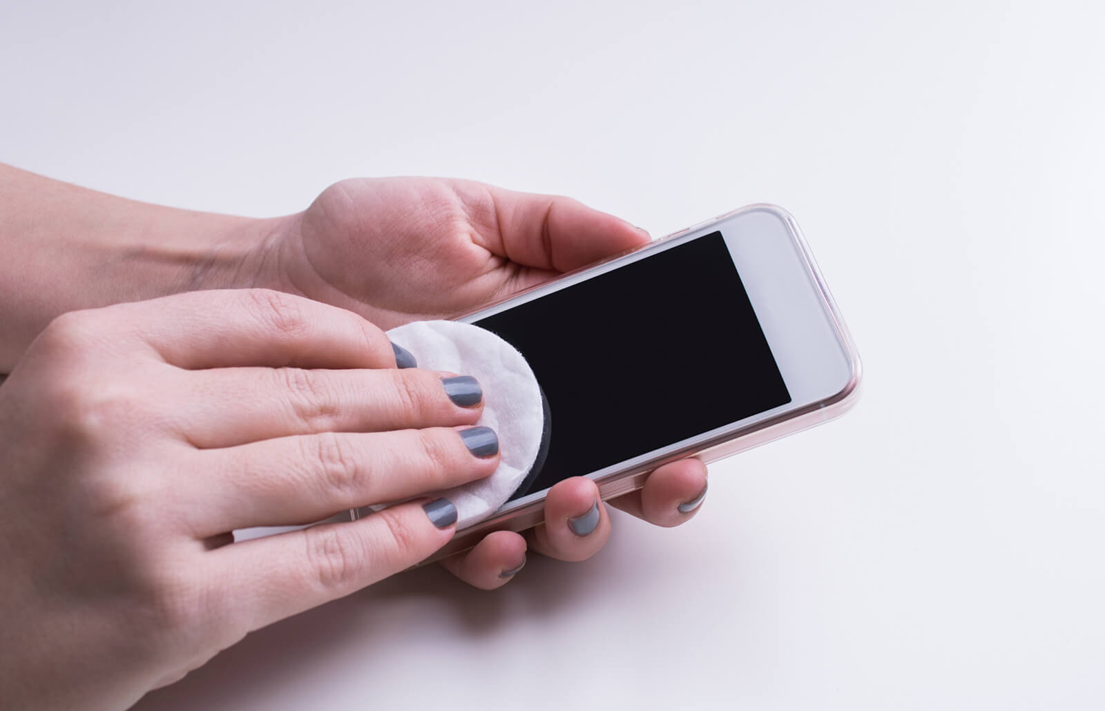 260039 1600x1030 disinfect your cell phone