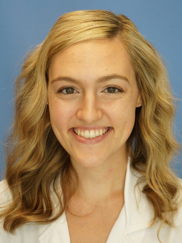Lauren Headshot