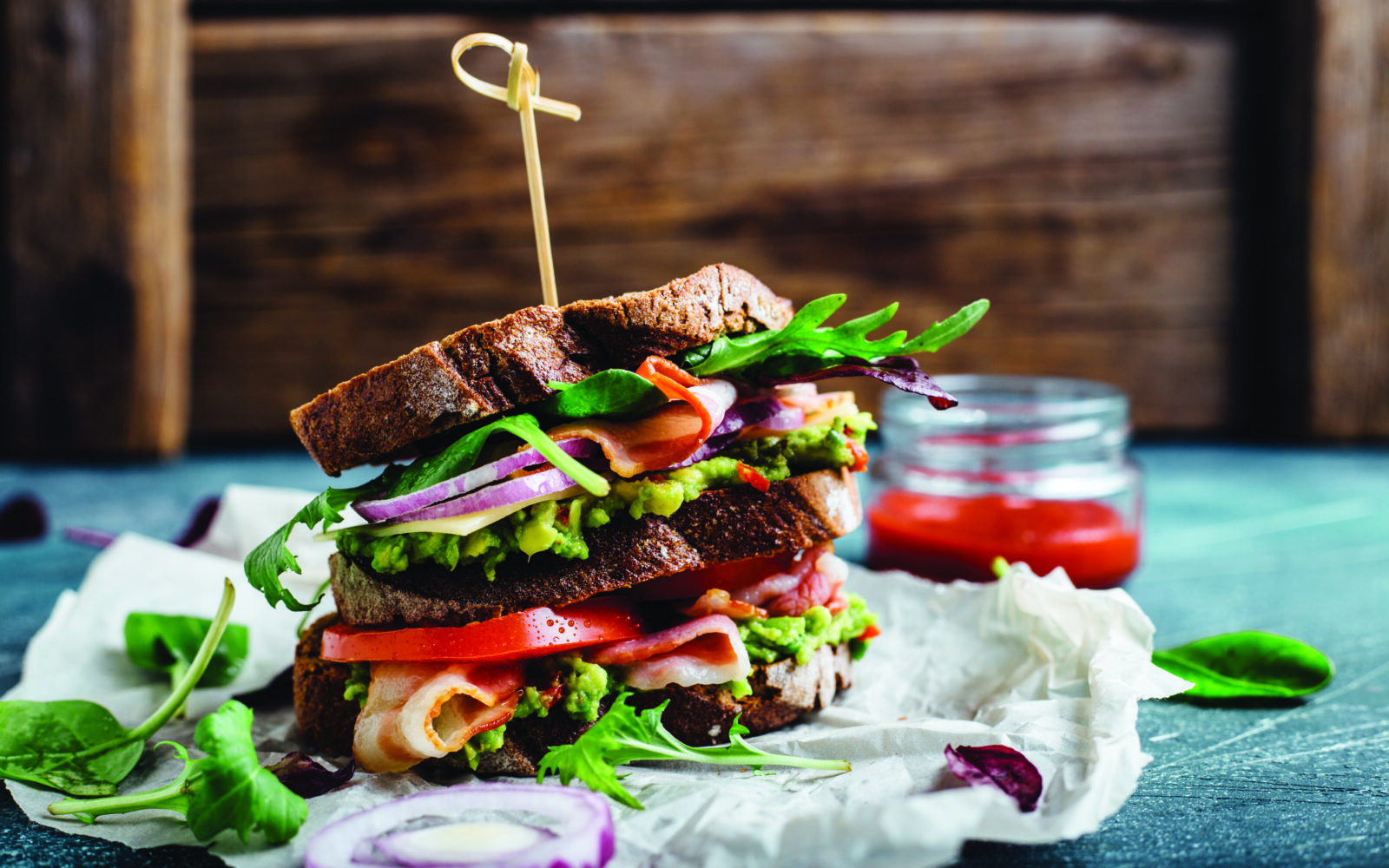 sandwhich on plate