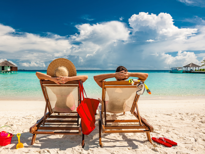 how to handle your hearing aids while on vacation