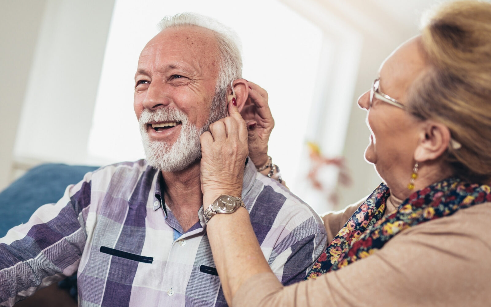 adjusting hearing aid (1)