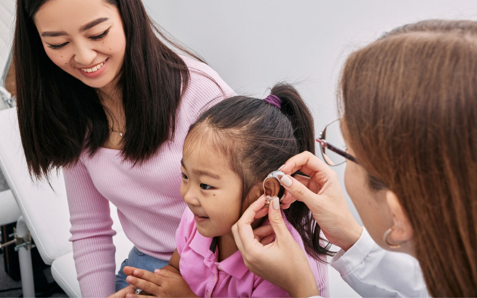 Learn how to help your child adjust to hearing aids with practical tips, expert support, and strategies to build comfort and confidence.