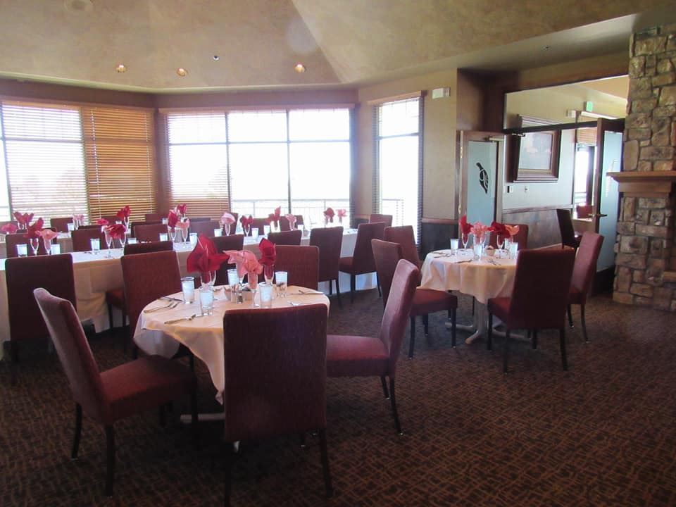 country club dining