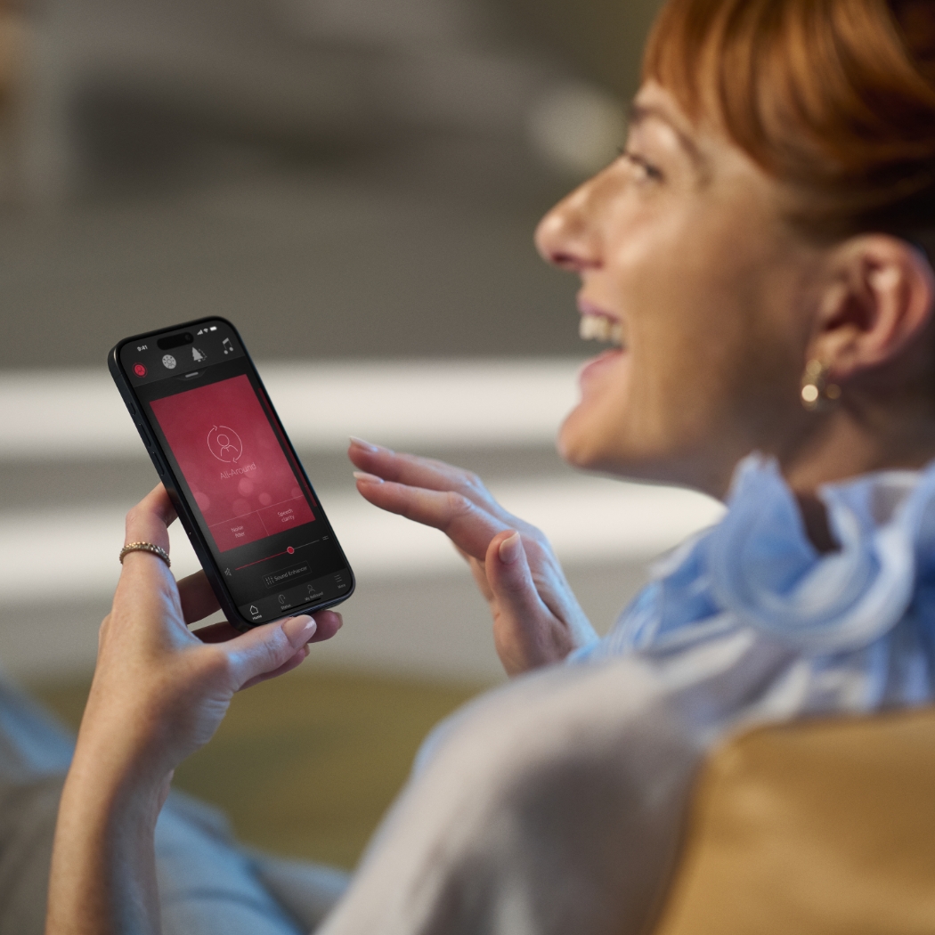 ReSound Vivia woman Streaming Phone