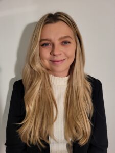 Anika Duenk Headshot2 2