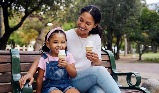 event image mother daughter ice cream