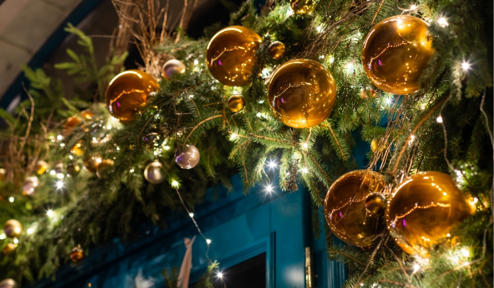 festive door garland