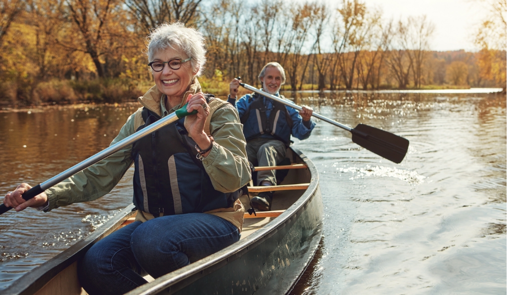 manitoba kayaking mature couple