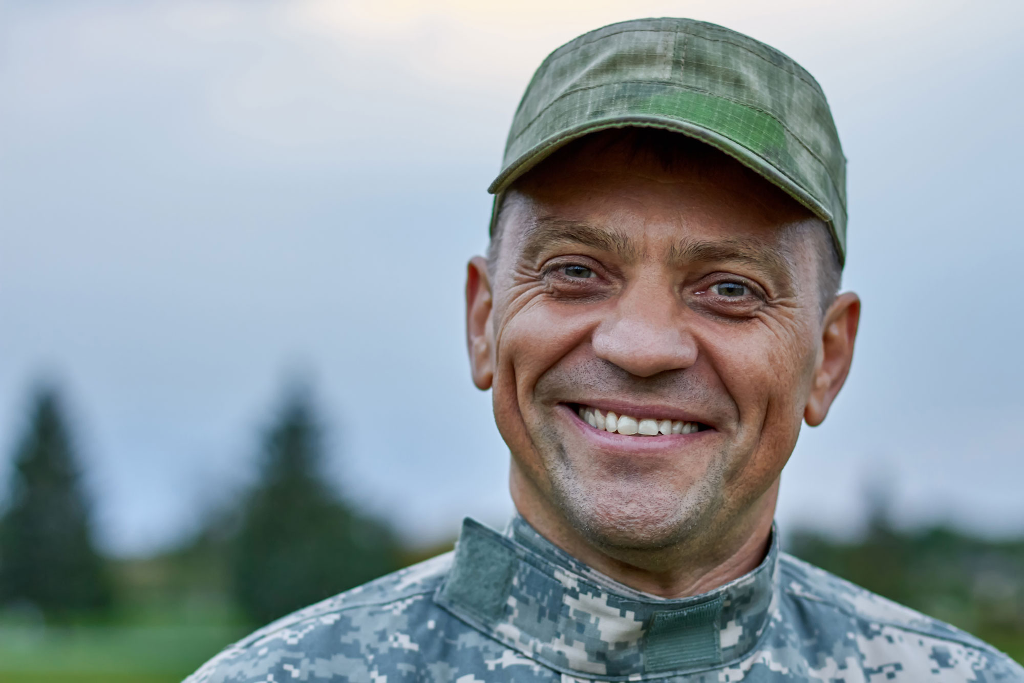 veteran smiling 1074575906